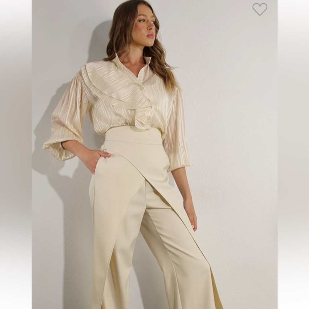 #226 “ RUFFLE BLOUSE”